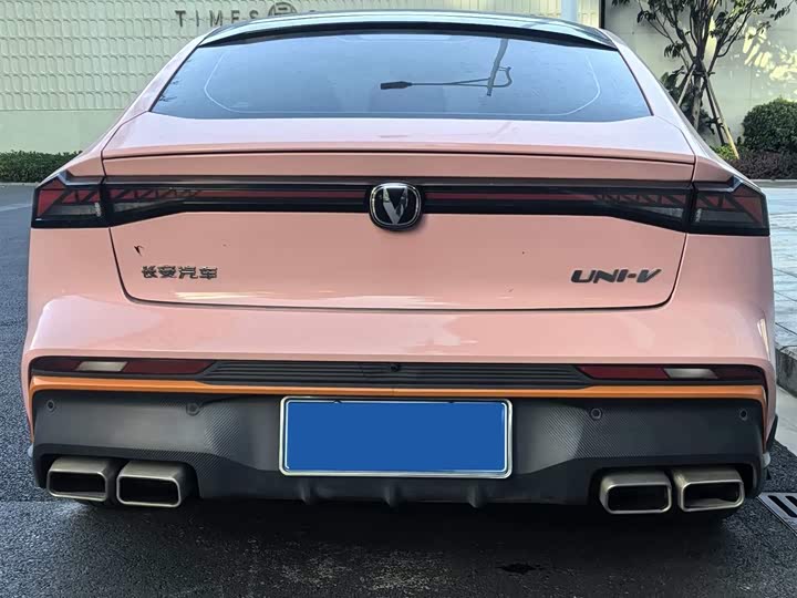 Фото 8 - Changan UNI-V