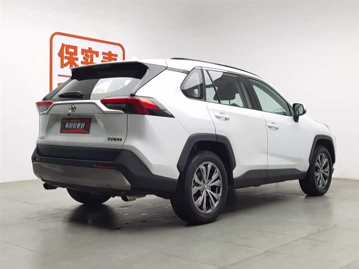 Фото 2 - Toyota RAV4