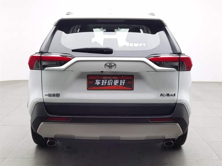 Фото 4 - Toyota RAV4