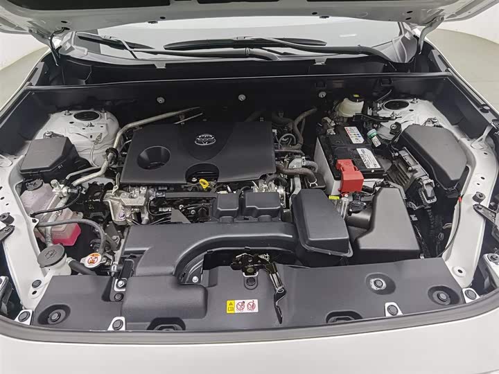 Фото 6 - Toyota RAV4