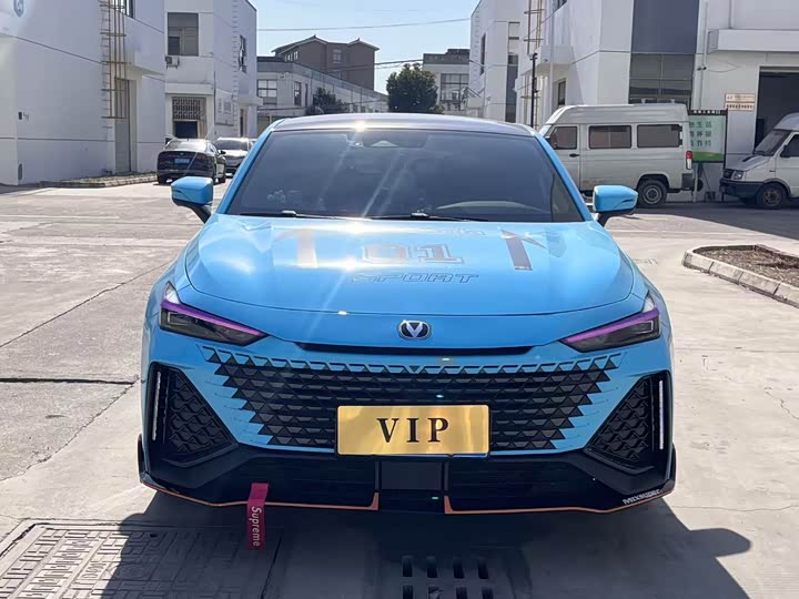 Фото 2 - Changan UNI-V