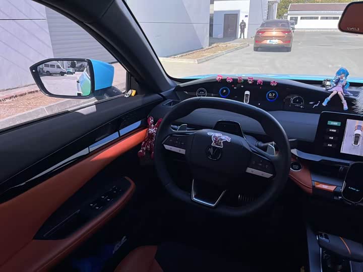 Фото 7 - Changan UNI-V