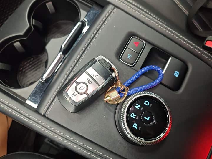 Фото 9 - Ford Mustang Mach-E