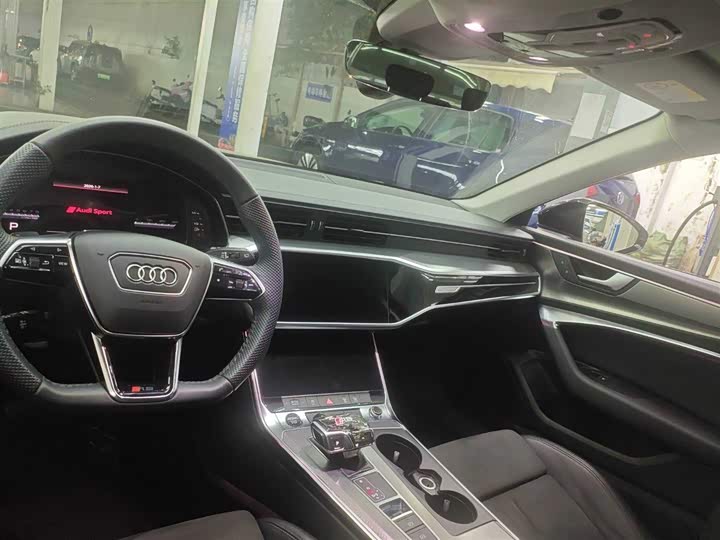 Фото 9 - Audi A6