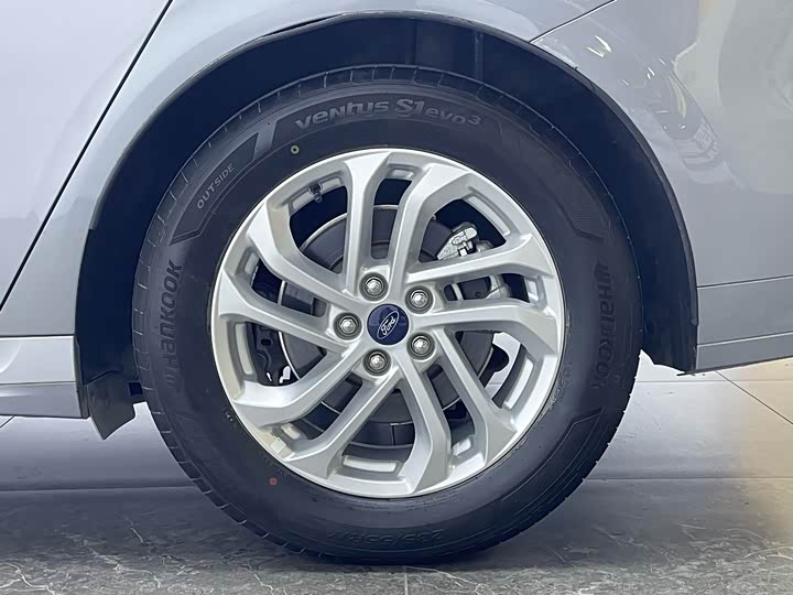 Фото 7 - Ford Mondeo