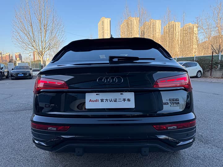 Фото 9 - Audi Q5L