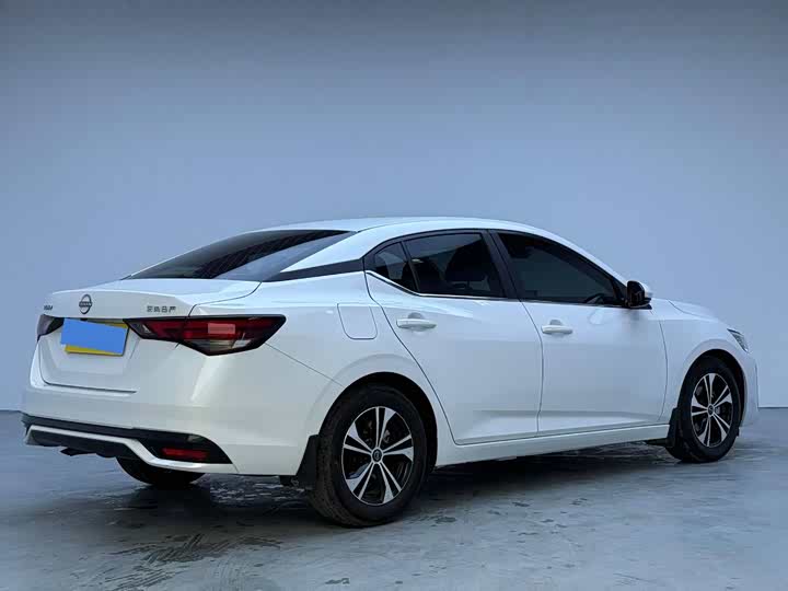 Фото 4 - Nissan Sylphy