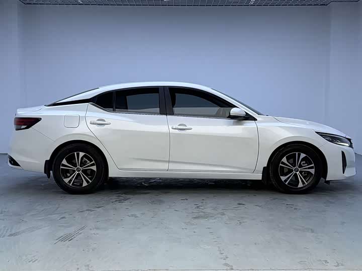 Фото 7 - Nissan Sylphy