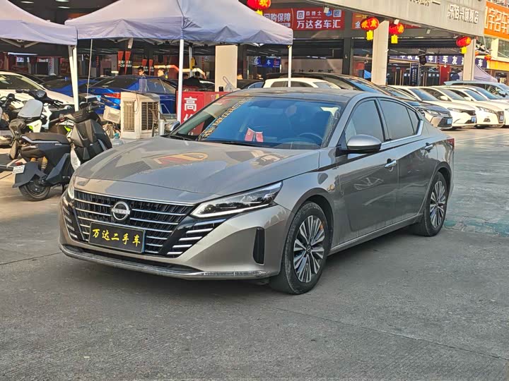 Фото 1 - Nissan Teana