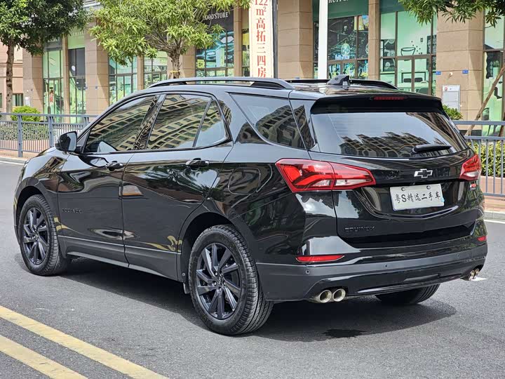 Фото 4 - Chevrolet Equinox