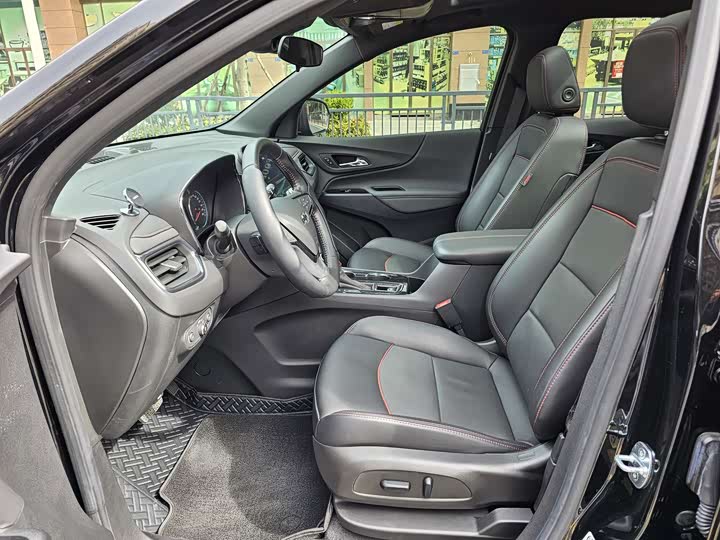 Фото 8 - Chevrolet Equinox