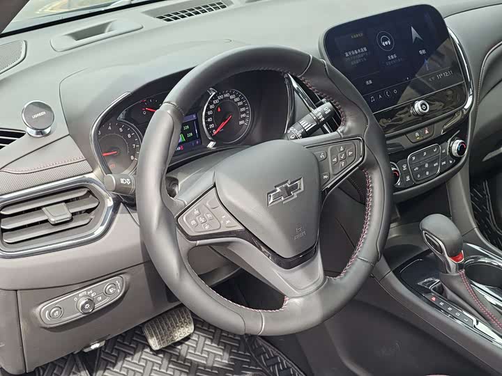 Фото 9 - Chevrolet Equinox