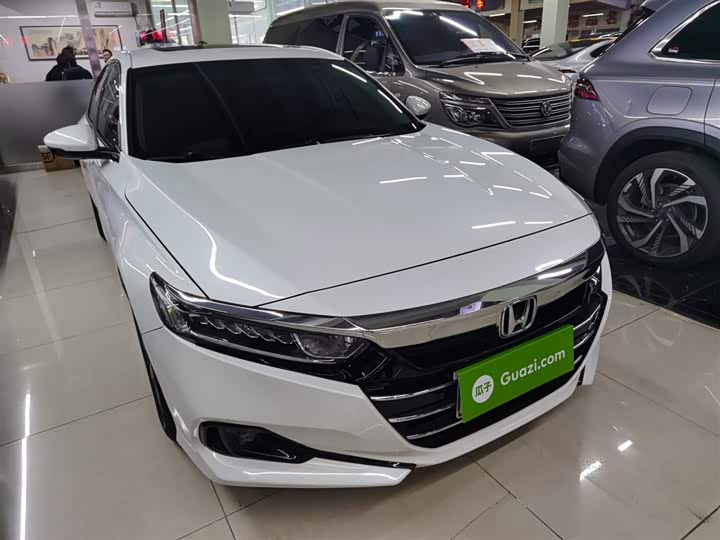 Фото 4 - Honda Accord