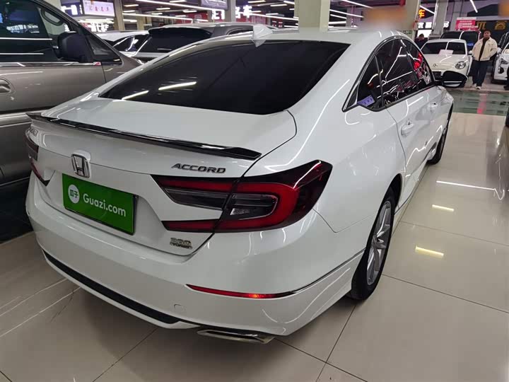 Фото 7 - Honda Accord