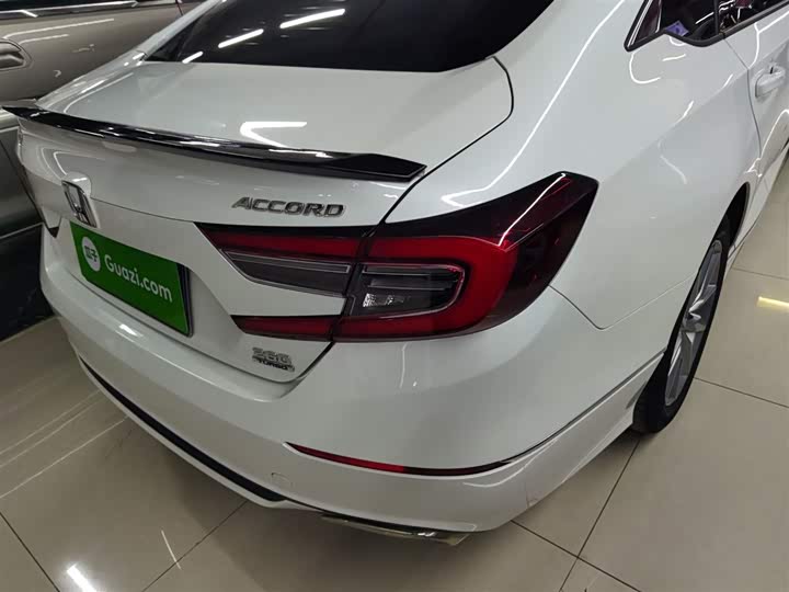 Фото 8 - Honda Accord