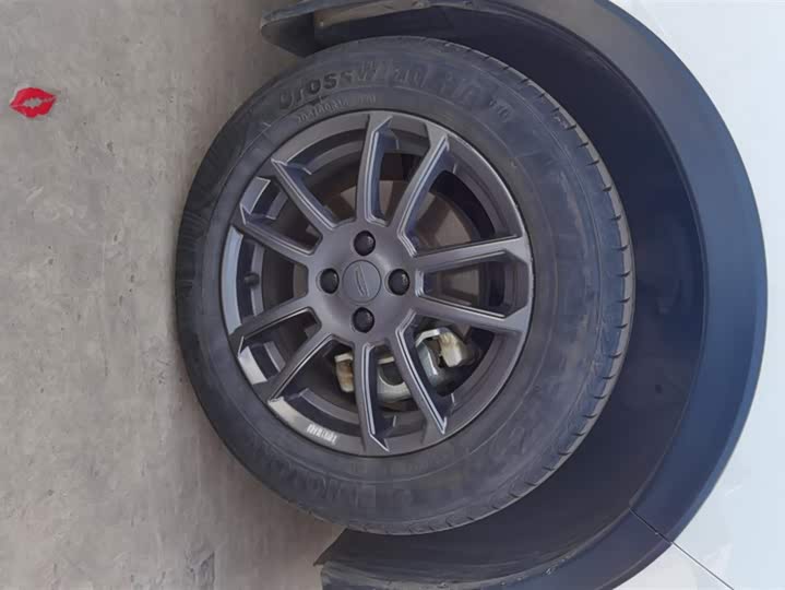 Фото 6 - Geely Vision X3