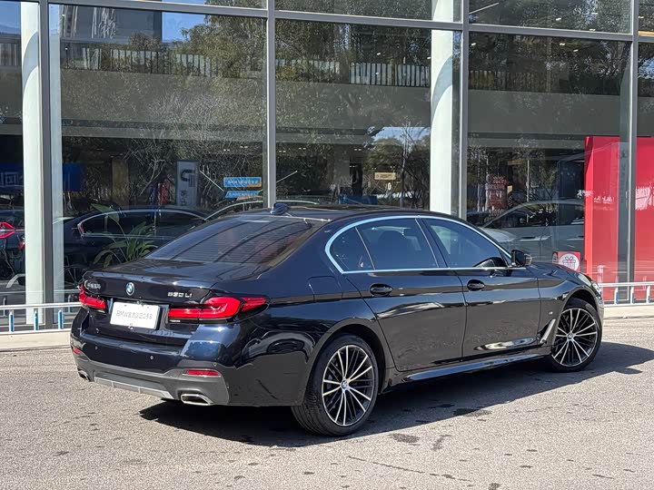 Фото 5 - BMW 5 Series