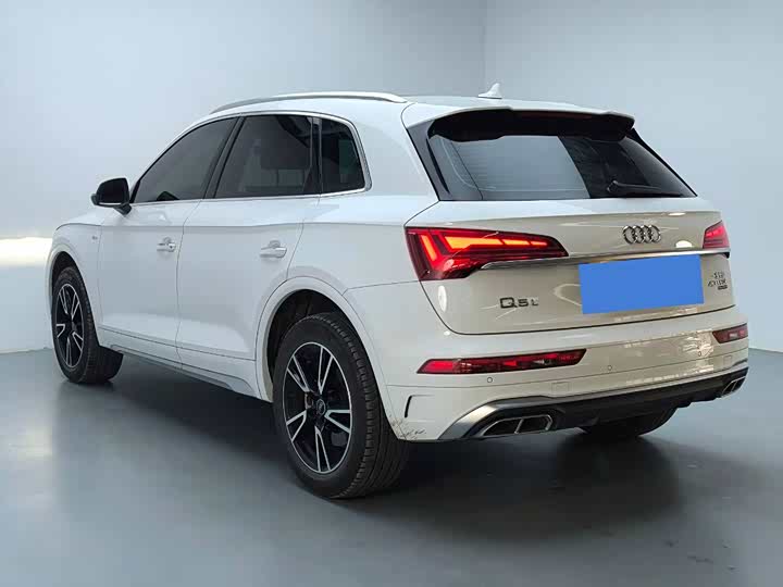 Фото 5 - Audi Q5L