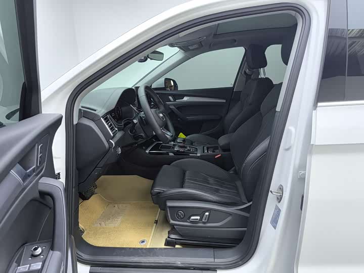 Фото 7 - Audi Q5L