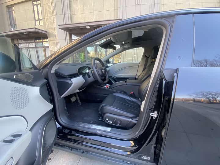 Фото 4 - Zeekr 007