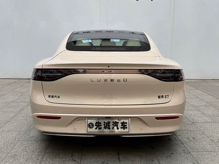 Фото 6 - Luxeed S7