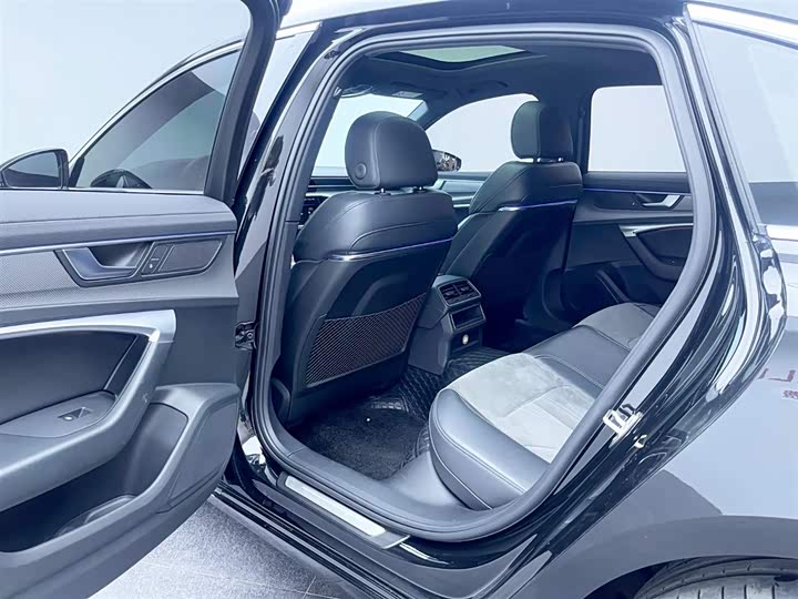 Фото 6 - Audi A6L