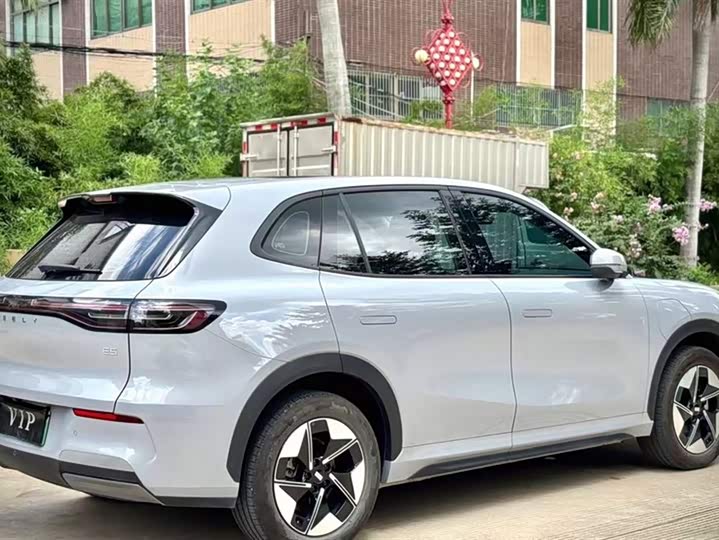 Фото 3 - Geely Galaxy E5