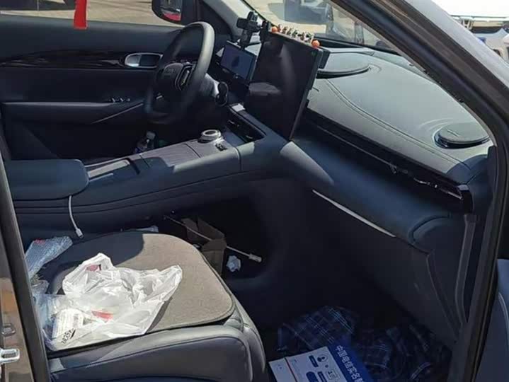 Фото 8 - Geely Galaxy E5