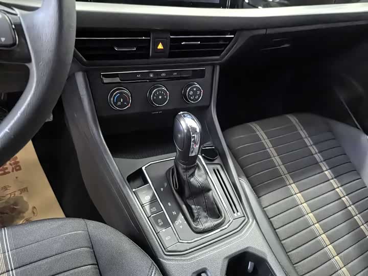 Фото 9 - Volkswagen Lavida