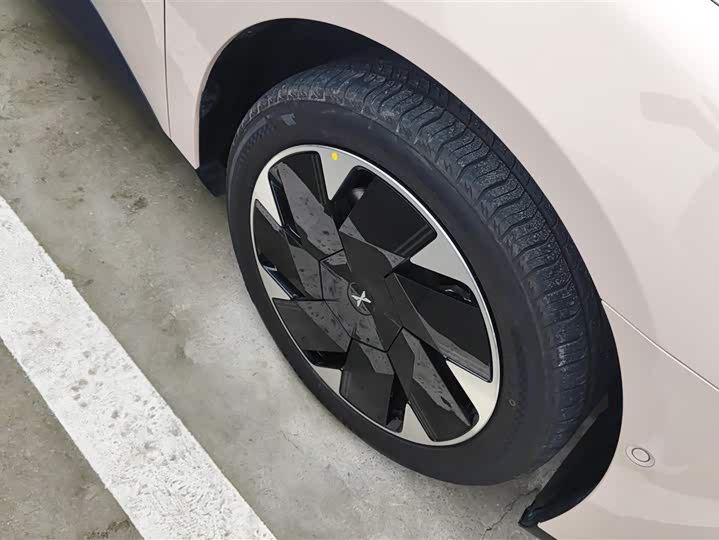 Фото 6 - XPeng Mona M03