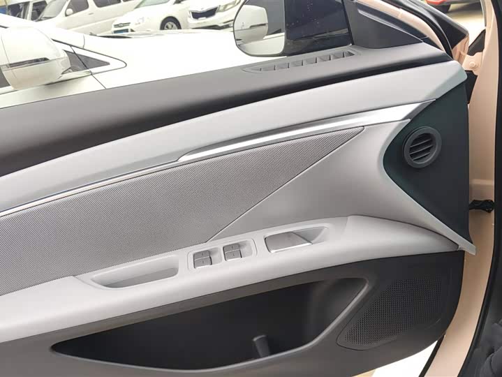 Фото 7 - XPeng Mona M03