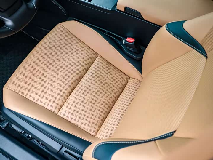 Фото 6 - Lexus ES