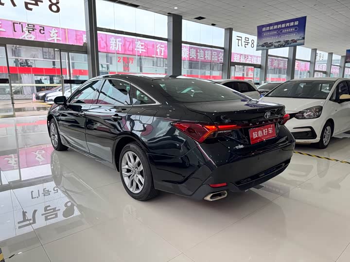 Фото 6 - Toyota Avalon