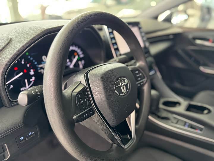 Фото 7 - Toyota Avalon