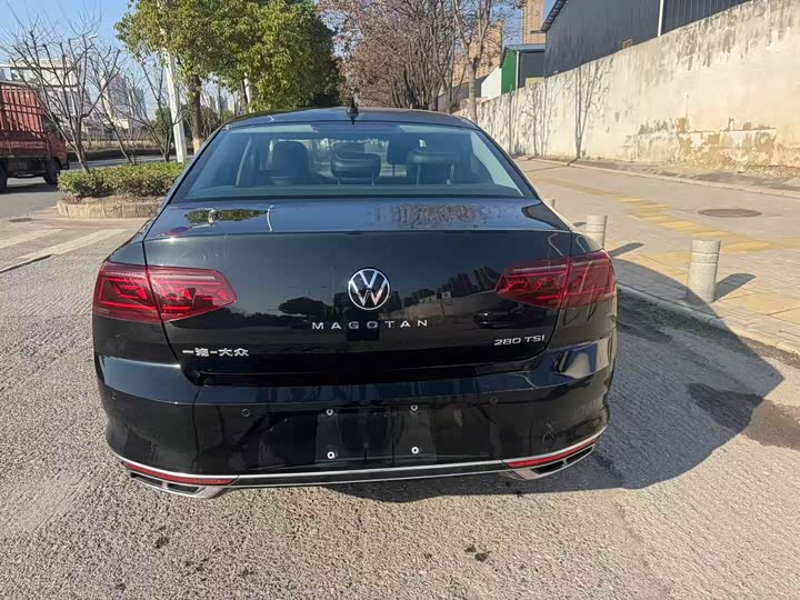 Фото 5 - Volkswagen Magotan