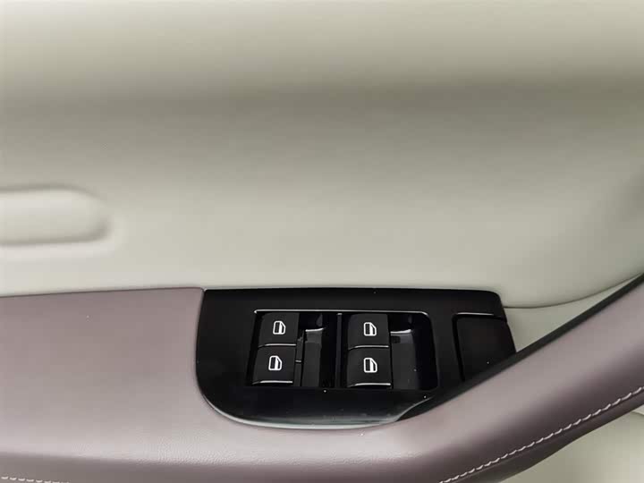 Фото 9 - Leapmotor C11