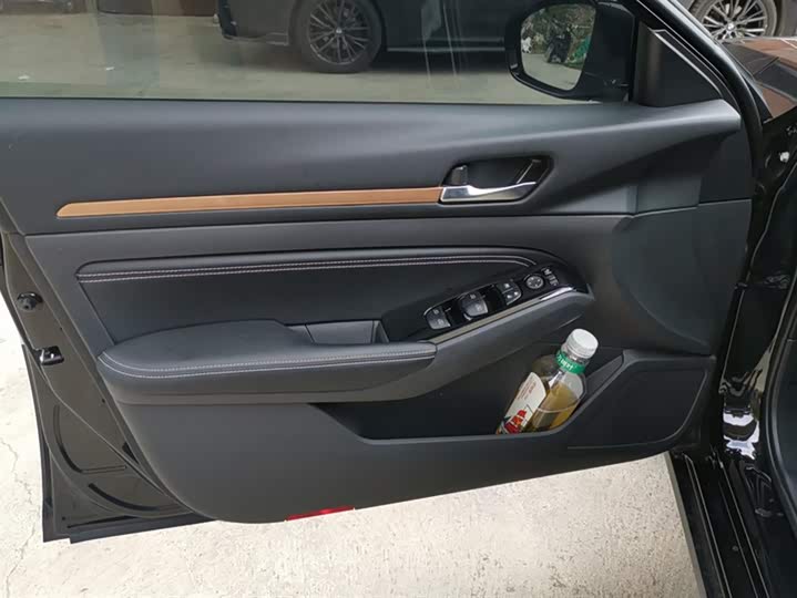 Фото 7 - Nissan Teana