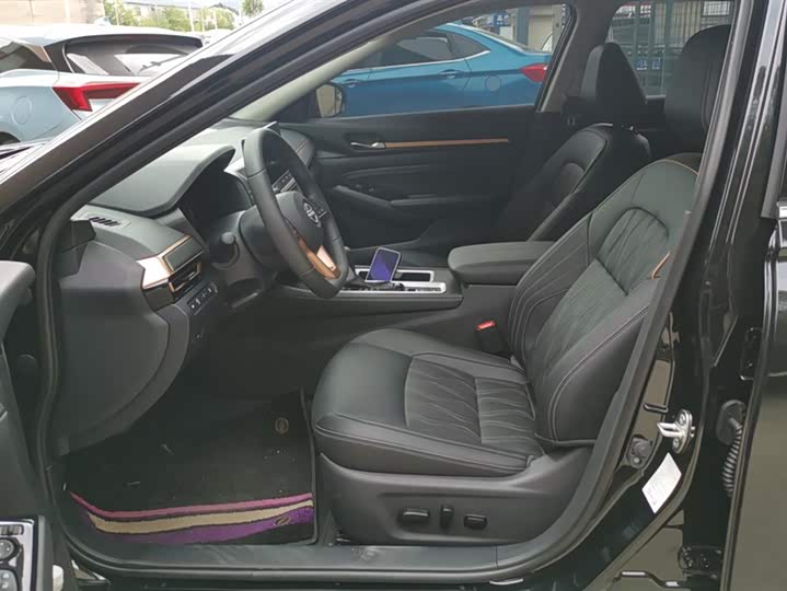 Фото 9 - Nissan Teana