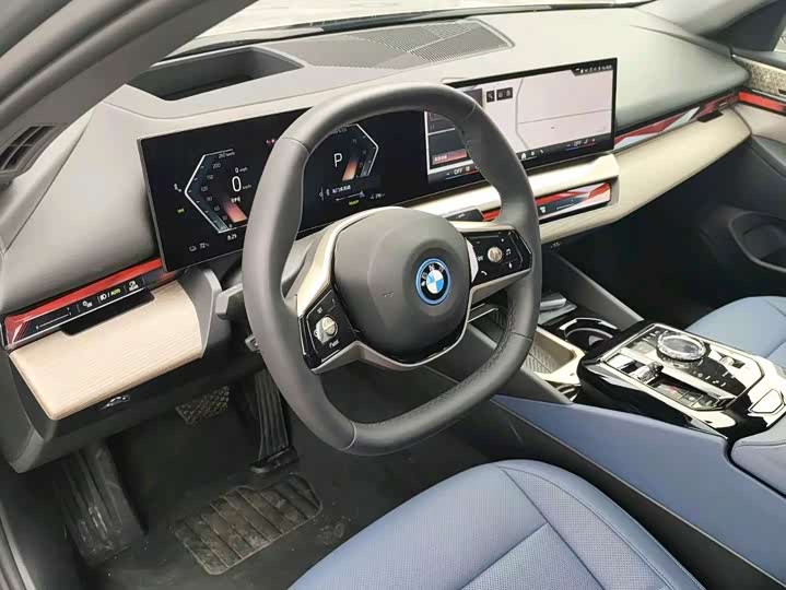 Фото 7 - BMW i5