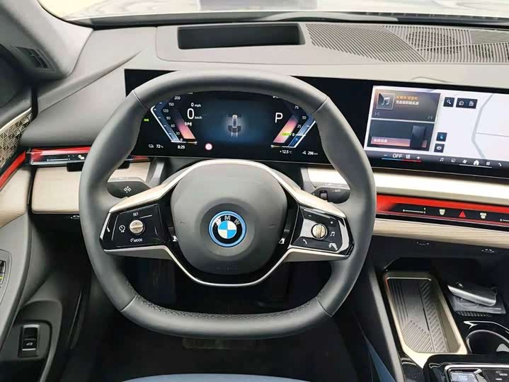 Фото 9 - BMW i5