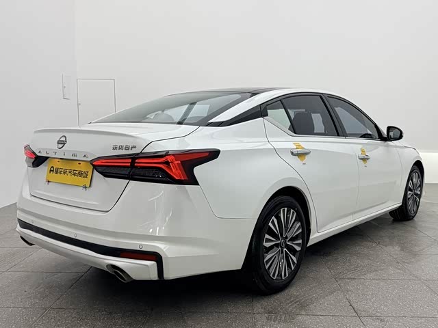 Фото 7 - Nissan Teana