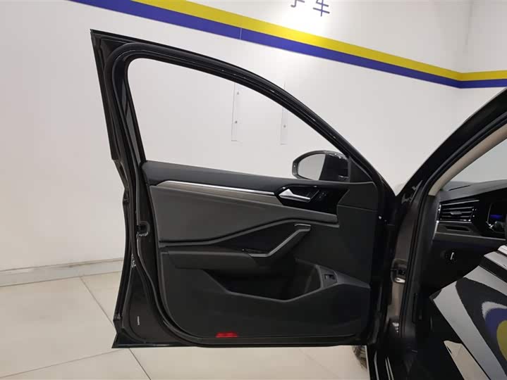 Фото 7 - Volkswagen Sagitar L