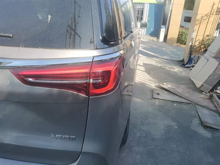 Фото 8 - Buick GL8 ES