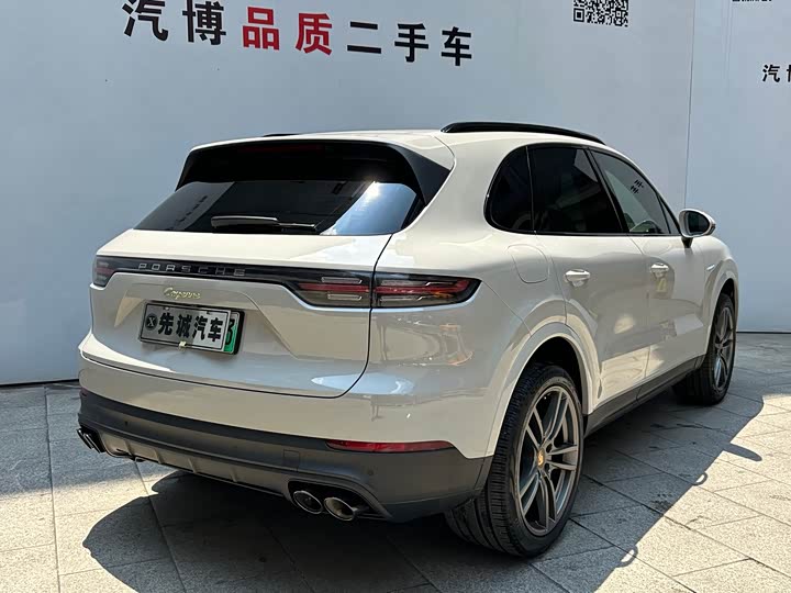 Фото 3 - Porsche Cayenne Hybrid