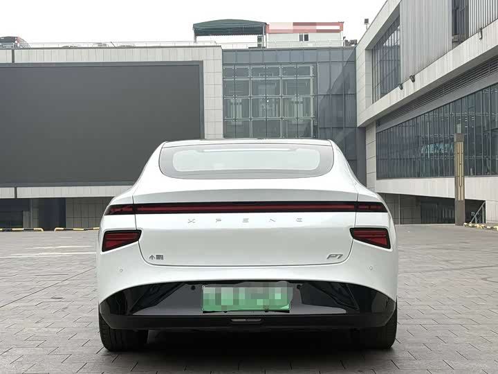 Фото 8 - XPeng P7