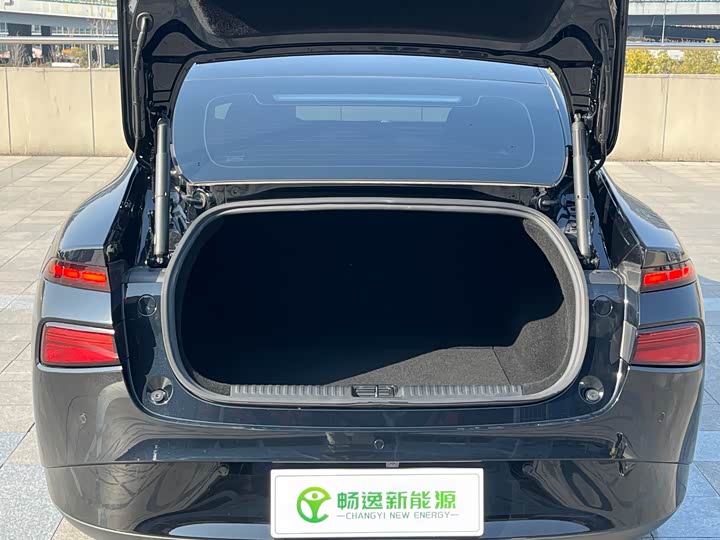 Фото 9 - XPeng P7