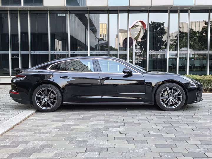 Фото 5 - Porsche Panamera