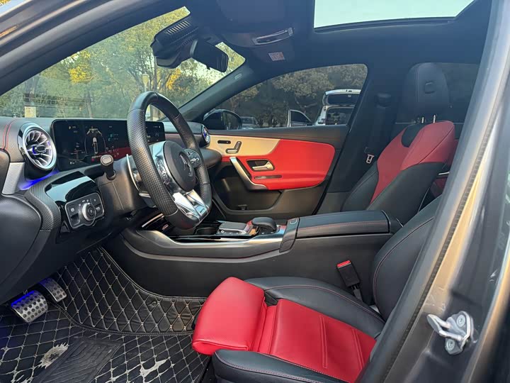 Фото 5 - Mercedes-Benz A-Class AMG