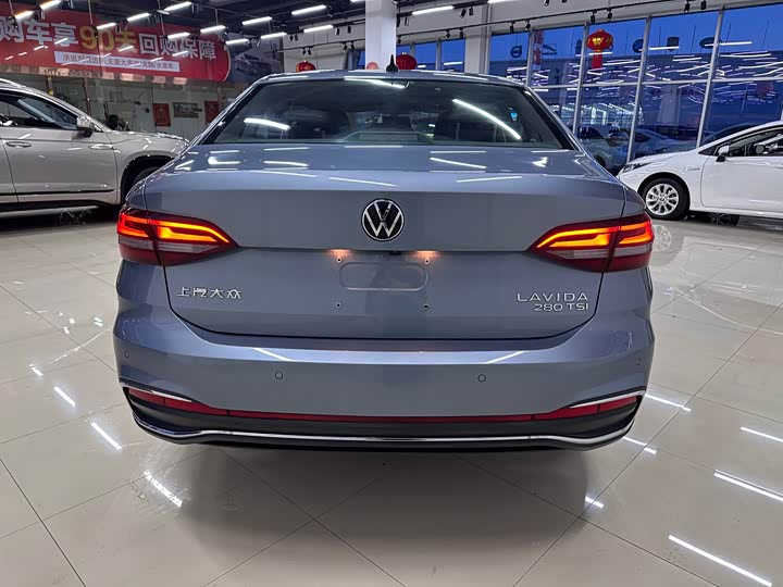Фото 5 - Volkswagen Lavida