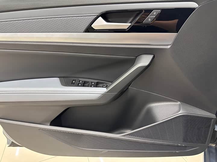 Фото 7 - Volkswagen Lavida